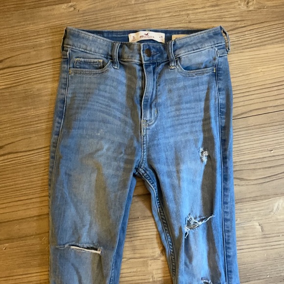 Hollister Hi-Rise Super Skinny Jeans - Picture 3 of 7